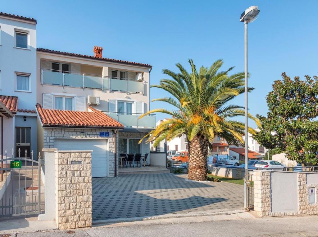 Summer House Pula Exterior photo