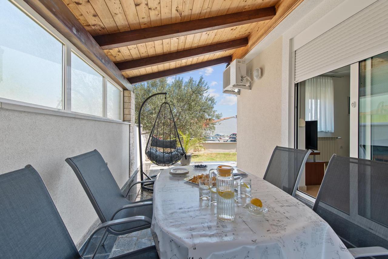 Summer House Pula Exterior photo